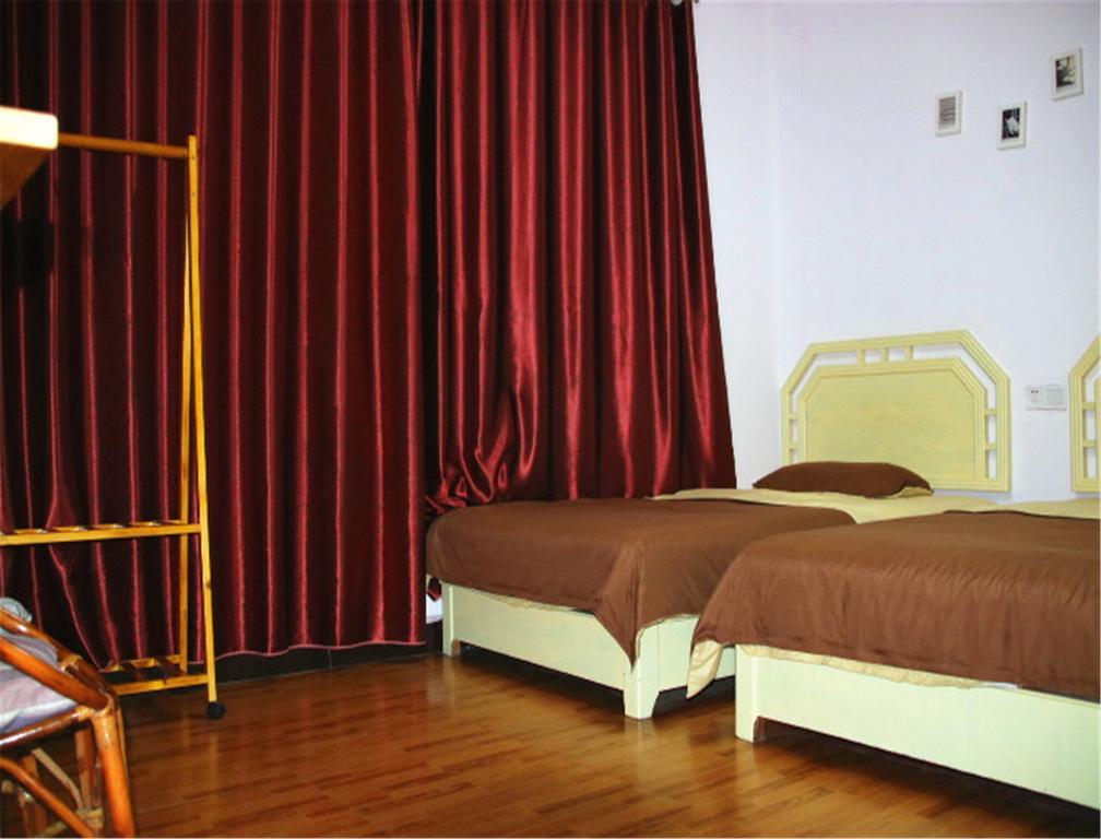 En Attendant Godot Youth Hostel Yangshuo Εξωτερικό φωτογραφία